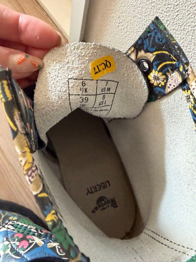 Dr. Martens LIBERTY 花柄ブーツ