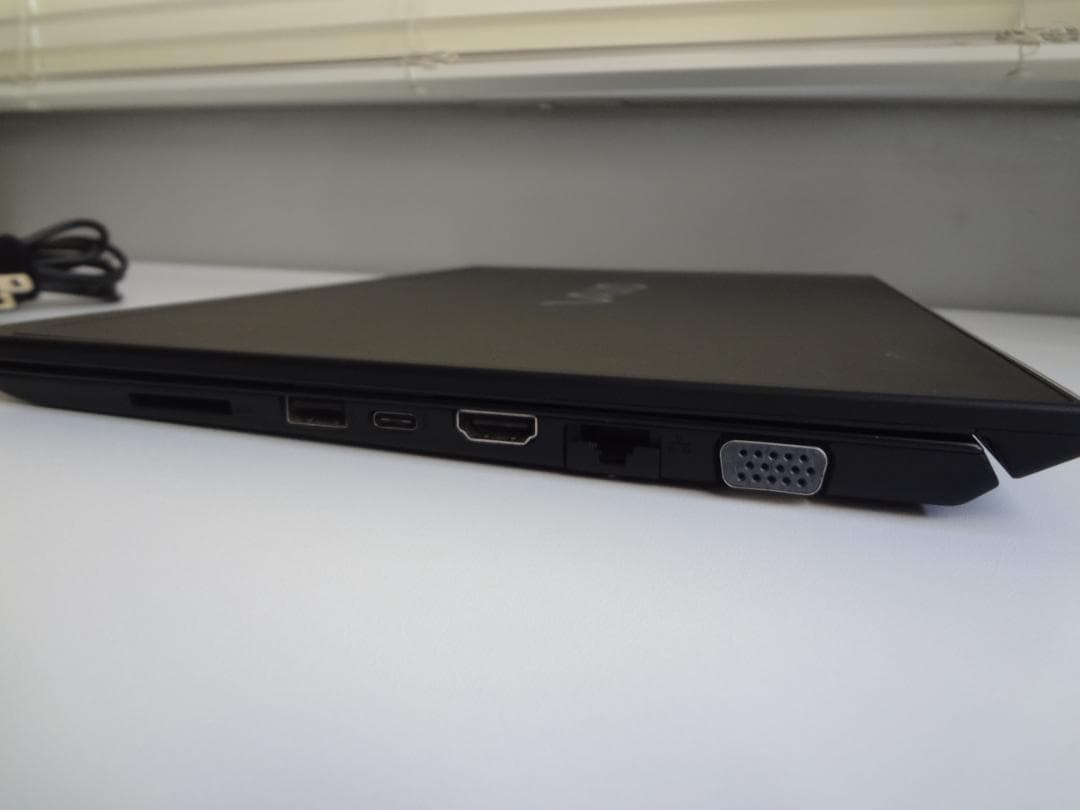 VAIO 14型 i3第8世代 SSD128 MEM4 LCD難あり