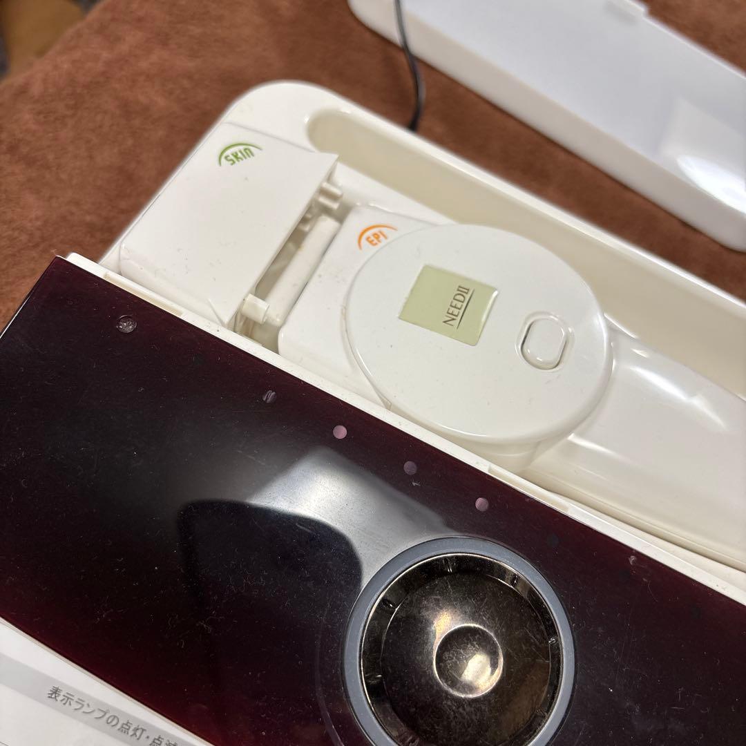 NEED II 光脱毛器 ホワイト/ブラウン　新品アタッチメント付　フォトも可能