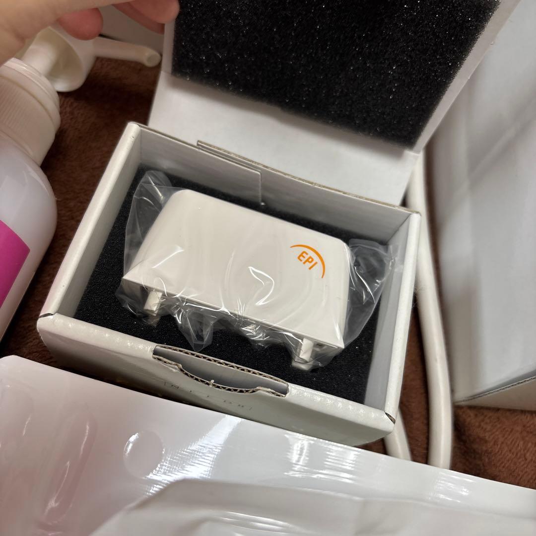 NEED II 光脱毛器 ホワイト/ブラウン　新品アタッチメント付　フォトも可能