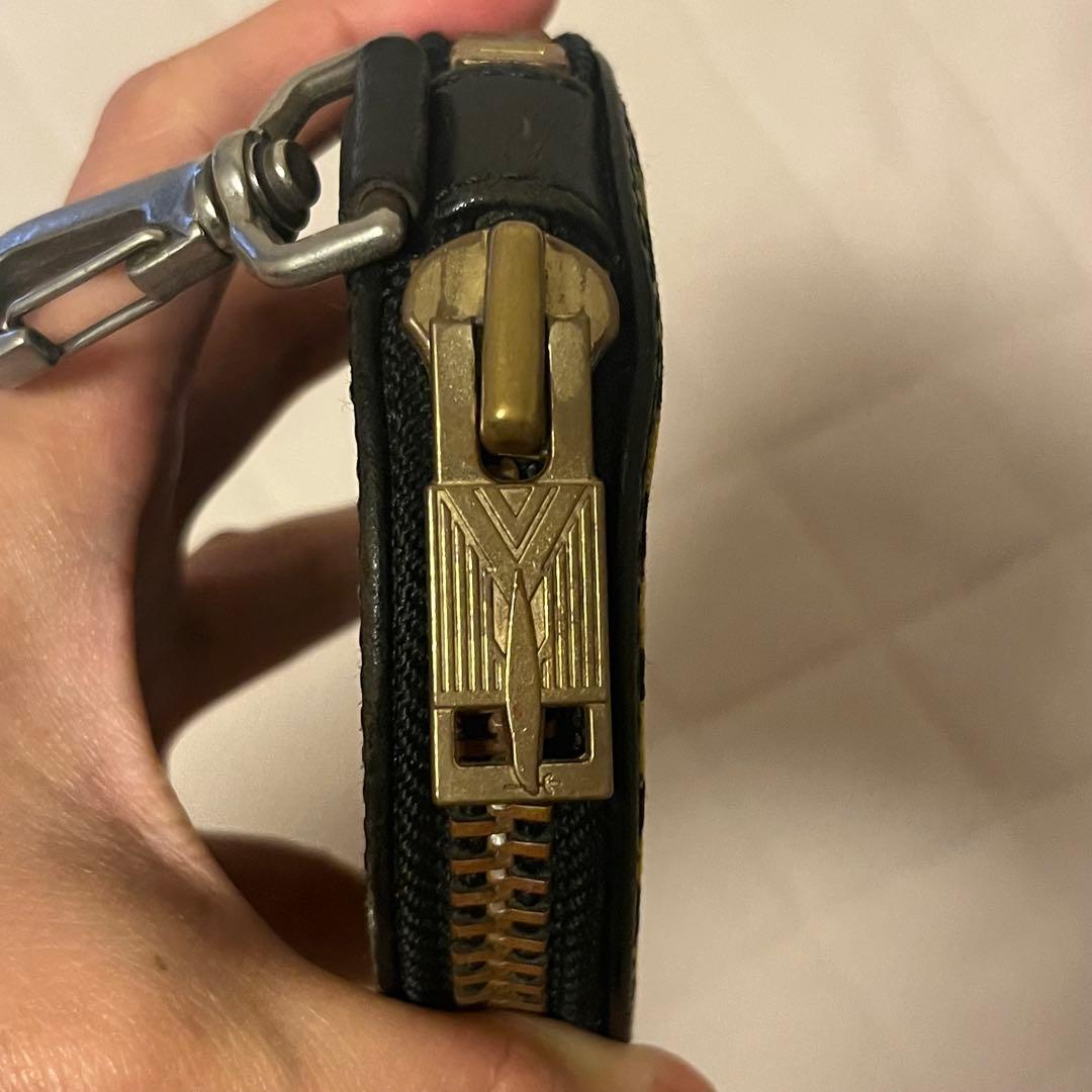 black means サークルポーチ　ケース　Refugees別注　限定