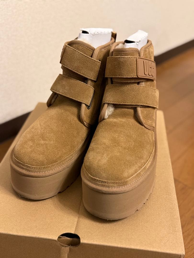 UGG nuwmel platform 厚底　ムートンブーツブラウン ベルト付き