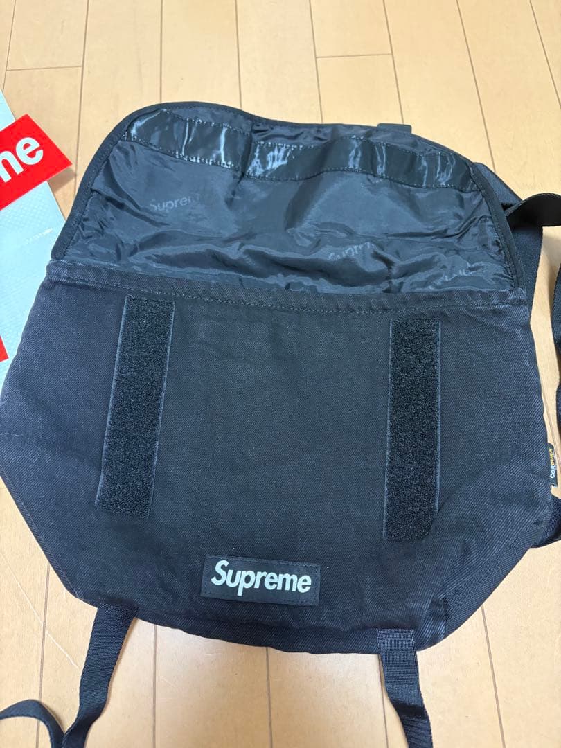 Supreme ブラック メッセンジャーバッグ