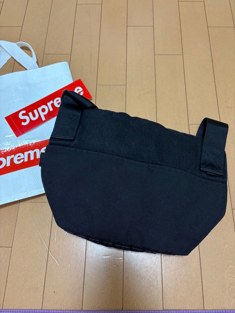 Supreme ブラック メッセンジャーバッグ
