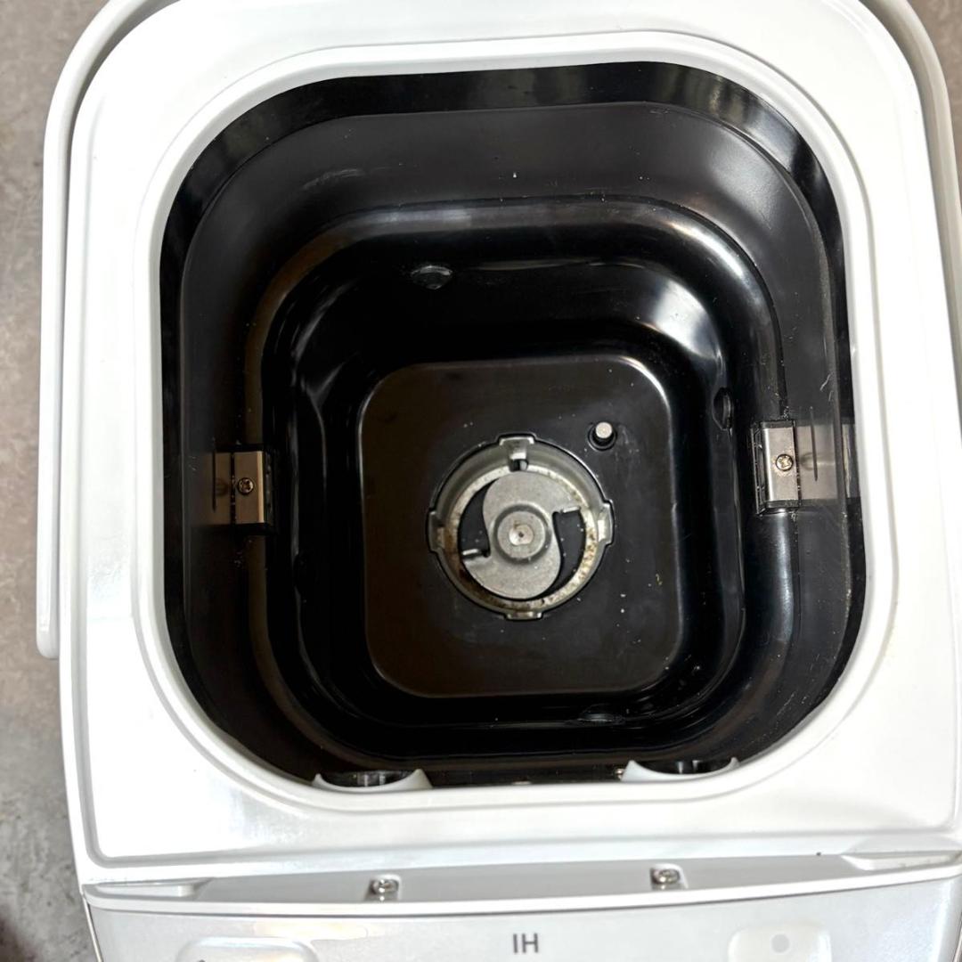 【良品】タイガー　IHホームベーカリー 家庭用　KBD-X100