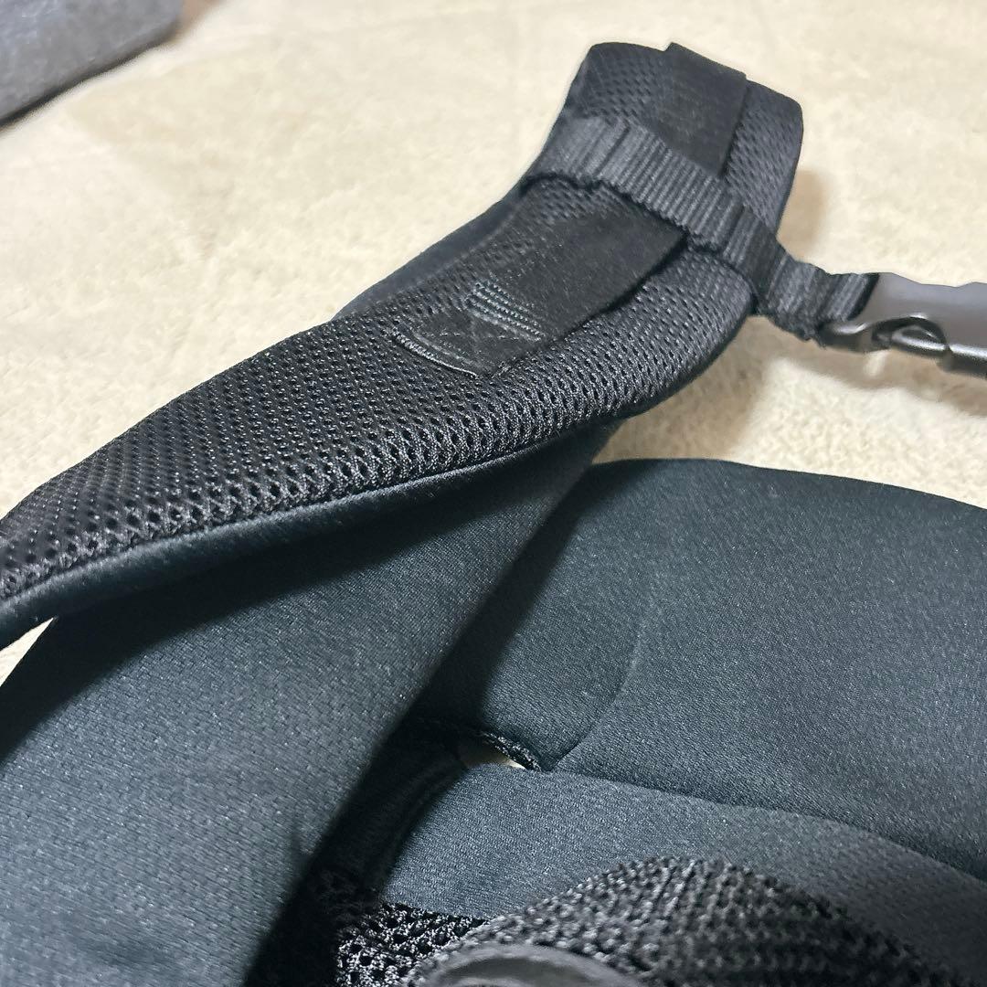 アップリカ　ラクリス　ブラック　抱っこ紐