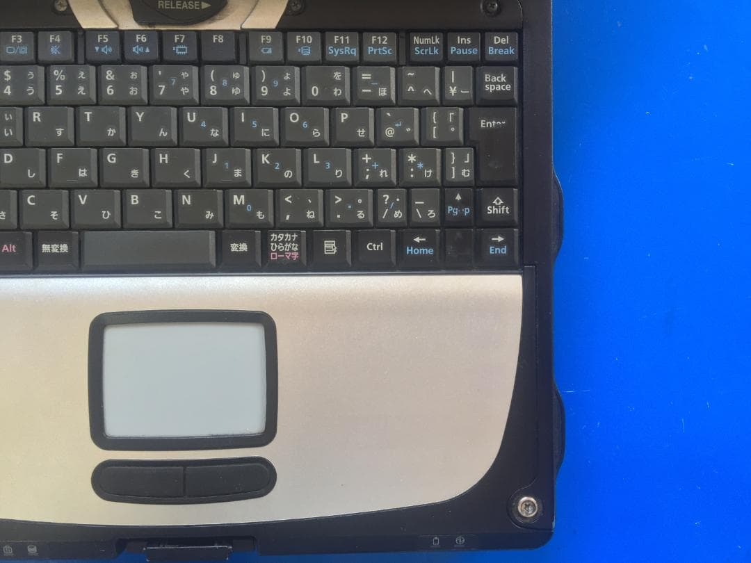 TOUGHBOOK CF-19 10.4型/落下や衝撃、水、埃に強い堅牢PC 3