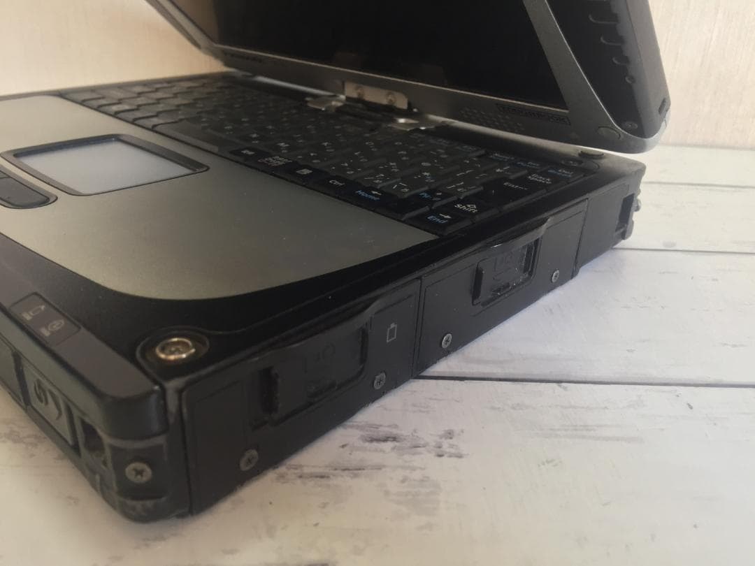 TOUGHBOOK CF-19 10.4型/落下や衝撃、水、埃に強い堅牢PC 3