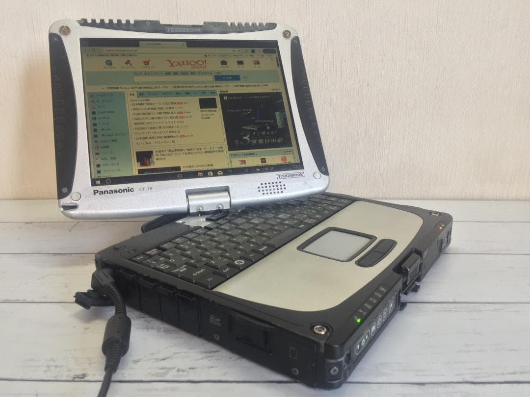 TOUGHBOOK CF-19 10.4型/落下や衝撃、水、埃に強い堅牢PC 3