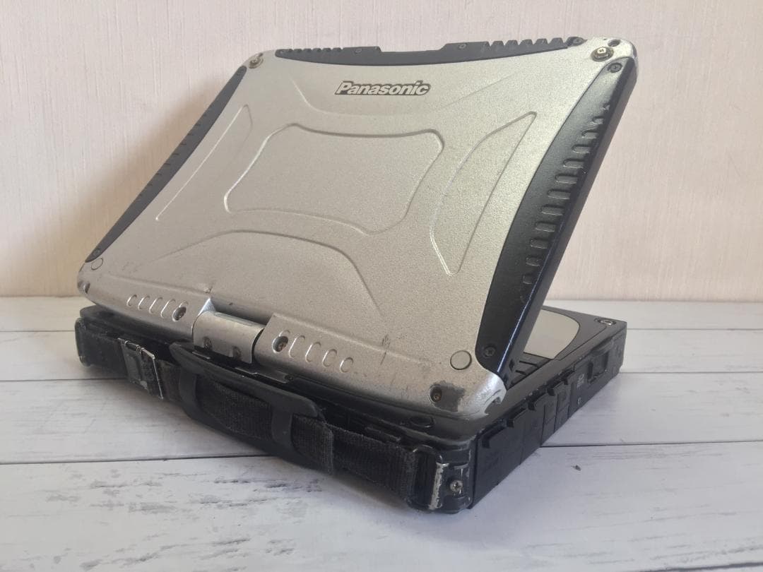 TOUGHBOOK CF-19 10.4型/落下や衝撃、水、埃に強い堅牢PC 3