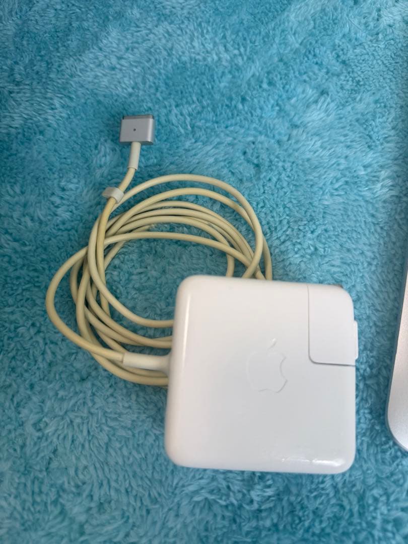 Apple MacBook Air 2016 充電器付き 本体