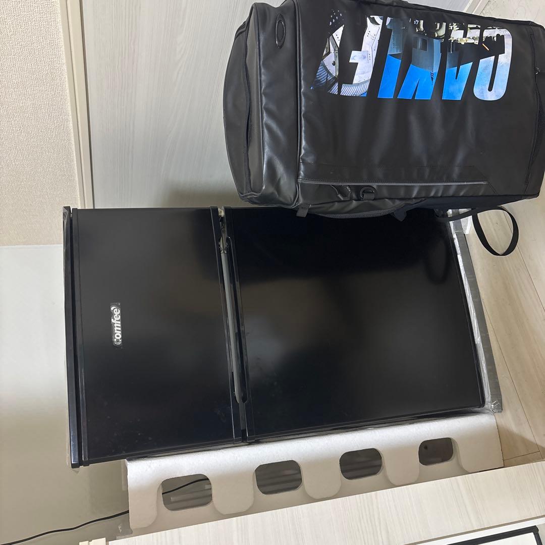 コンパクト2ドア冷蔵庫 ブラック　comfee 90L