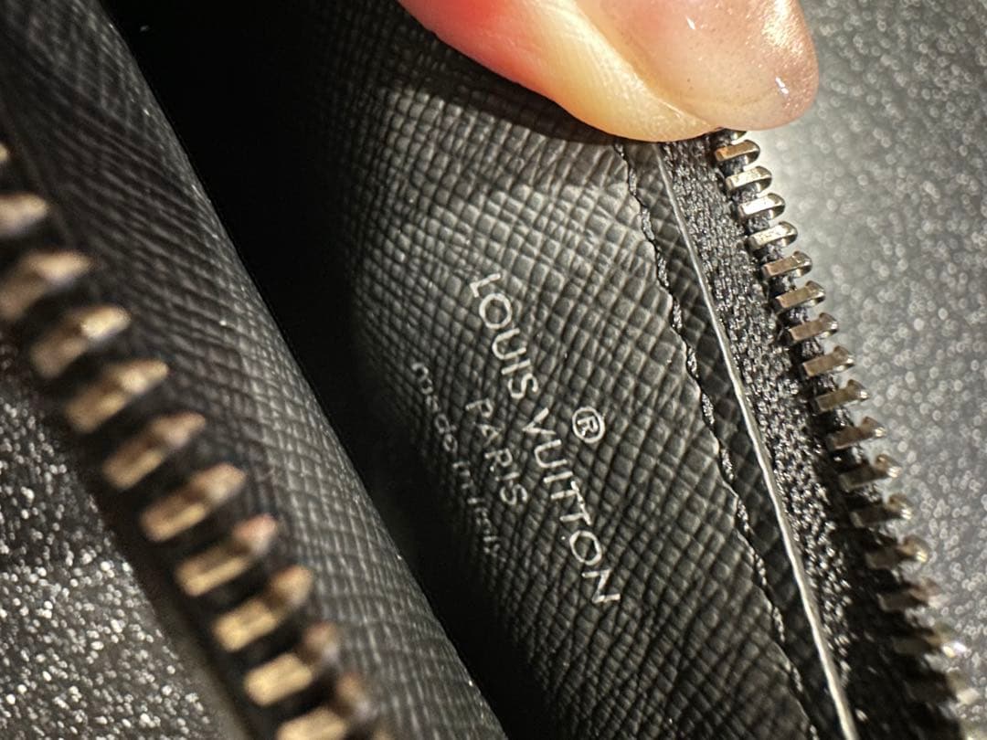 LOUIS VUITTON カード・ホルダー　財布