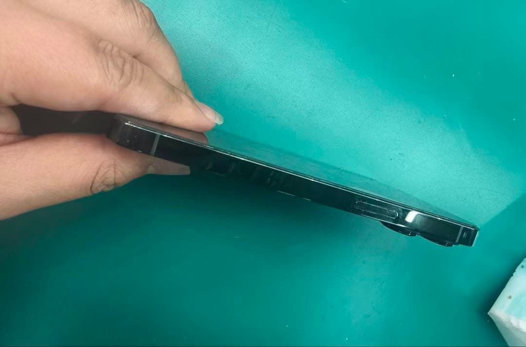 iPhone13pro 256g バッテリー100％