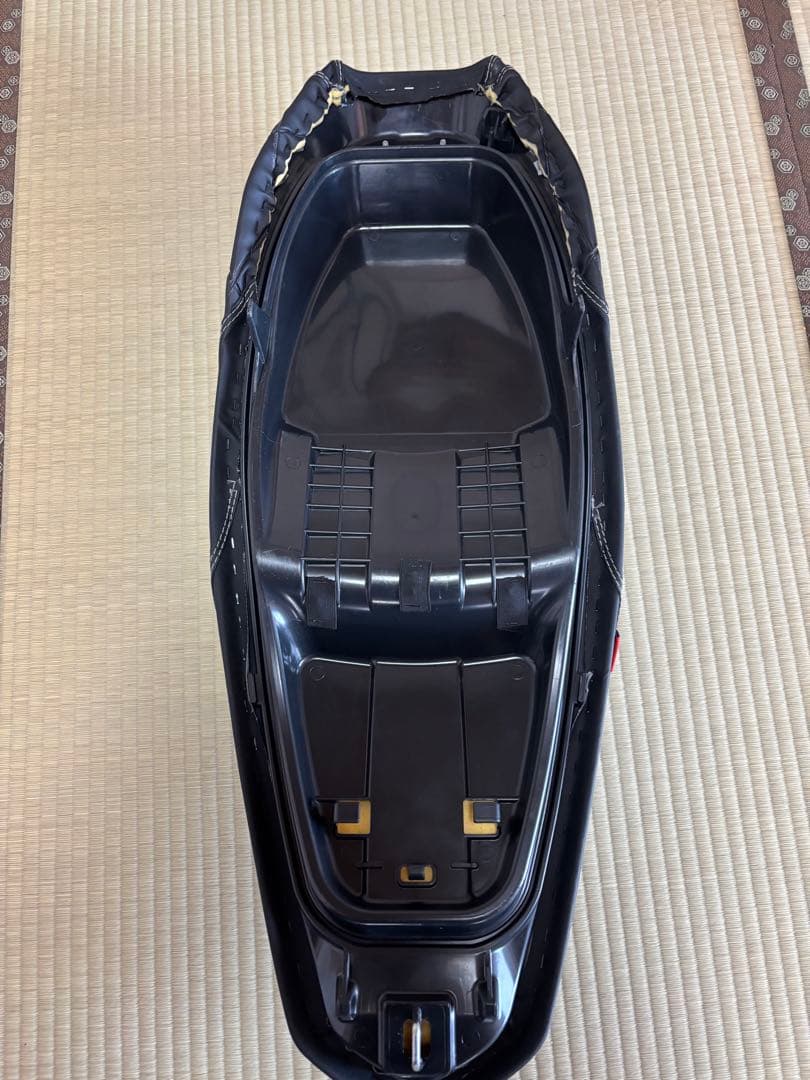 NOI WATDAN ホンダPCX ローダウン　弾付きシート　高反発ウレタン内蔵