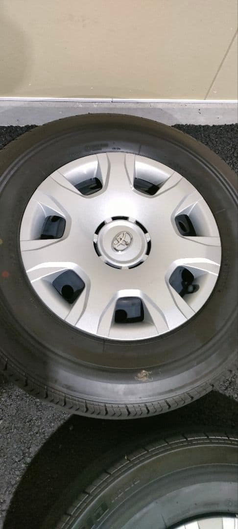 引取のみ ハイエース純正　ブリヂストン 195/80-15　ホイール付きタイヤ