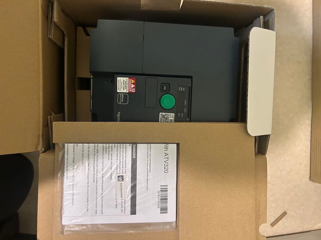 ATV320U75M3C インバーター