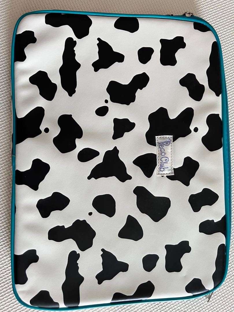 Peco Club 牛柄 ノートPCケース