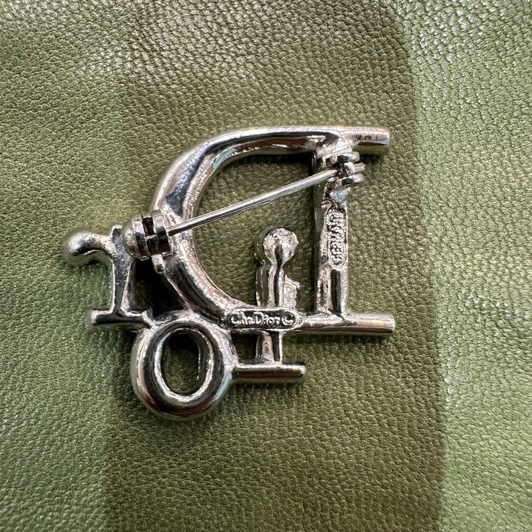 DIOR ディオール ブローチ Diorロゴ ラインストーン シルバーカラー