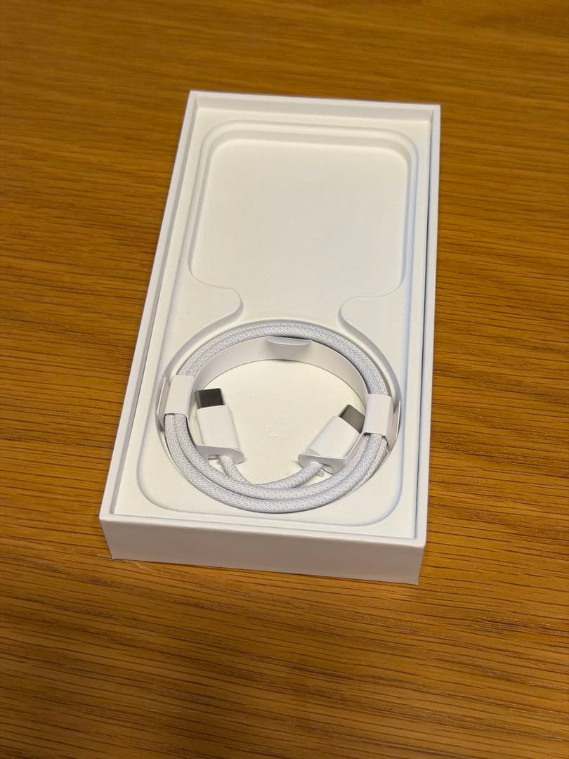 iPhone15pro 256GB ブラックチタニウム　SIMフリー