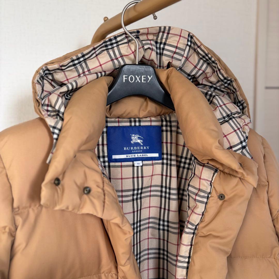 キ*ン様 BURBERRYブルーレーベルダウンジャケットノバチェックベージュフー