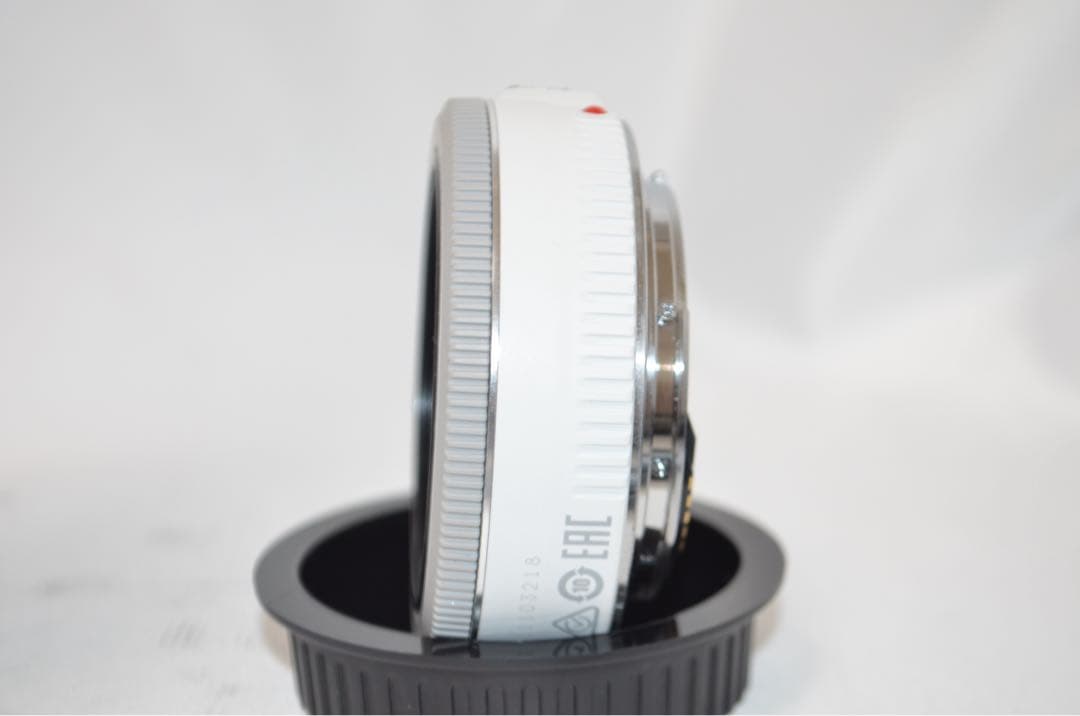 【美品】 Canon EF 40mm F2.8 STM 単焦点レンズ ホワイト