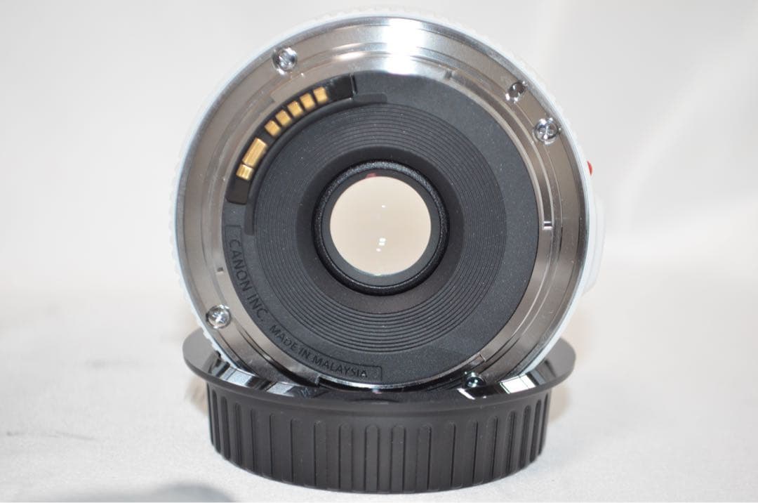 【美品】 Canon EF 40mm F2.8 STM 単焦点レンズ ホワイト