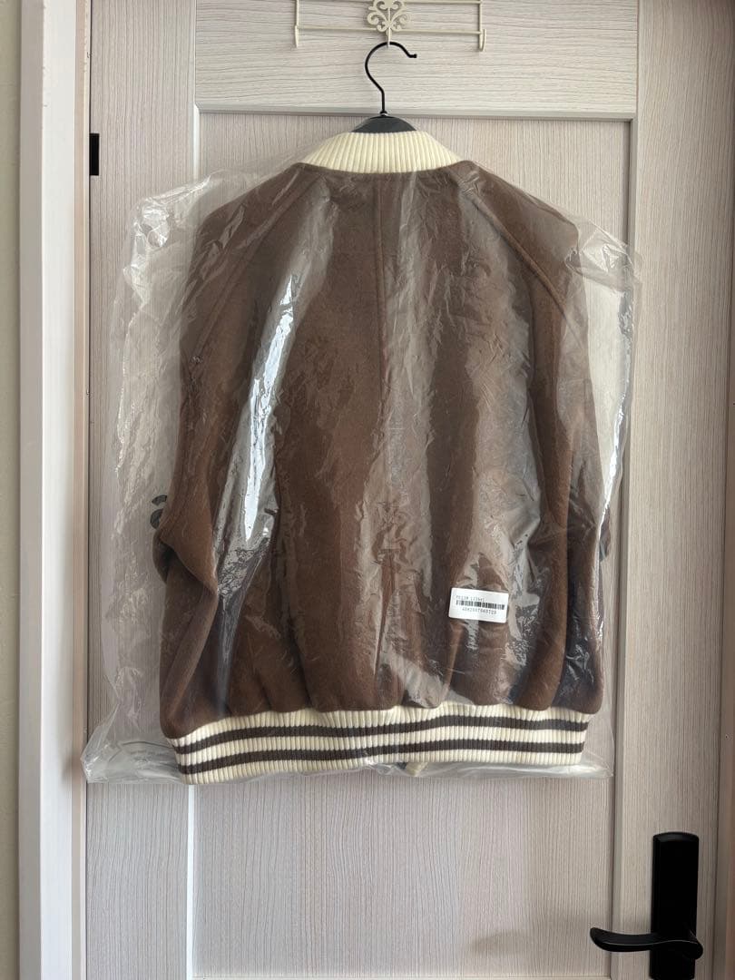 新品　定価28,980円　Fano Studios フロントロゴスタジャン