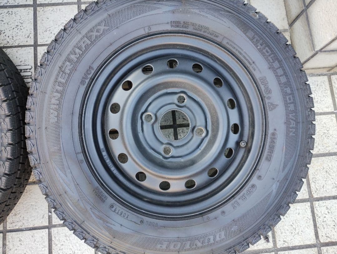 エブリイDA17V　スタッドレスタイヤ　ダンロップ145/R12 4本セット