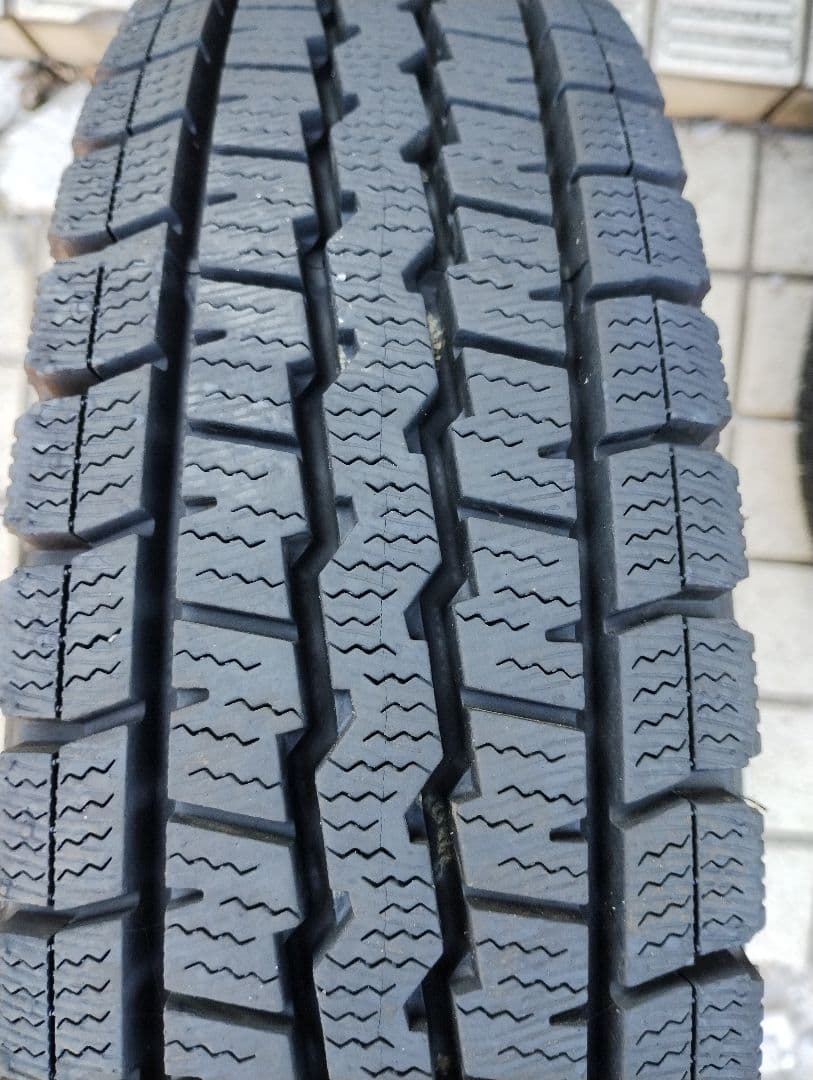 エブリイDA17V　スタッドレスタイヤ　ダンロップ145/R12 4本セット