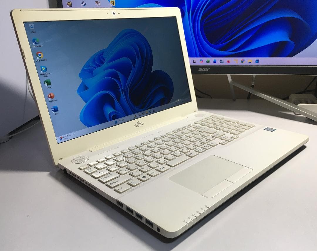 富士通FMV LIFEBOOK AH53/X Windows11