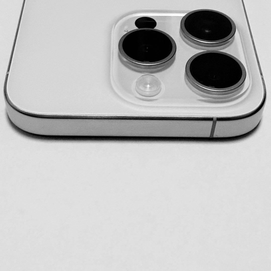 u*a様 Apple iPhone 15 Pro SIMフリー ホワイトチタニウ