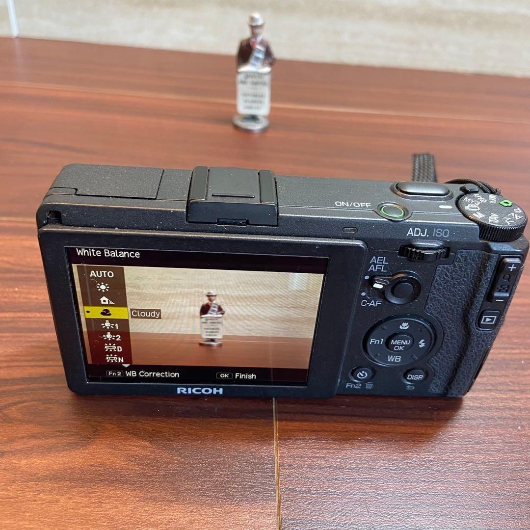 RICOH GR デジカメ ほぼ新品 4938