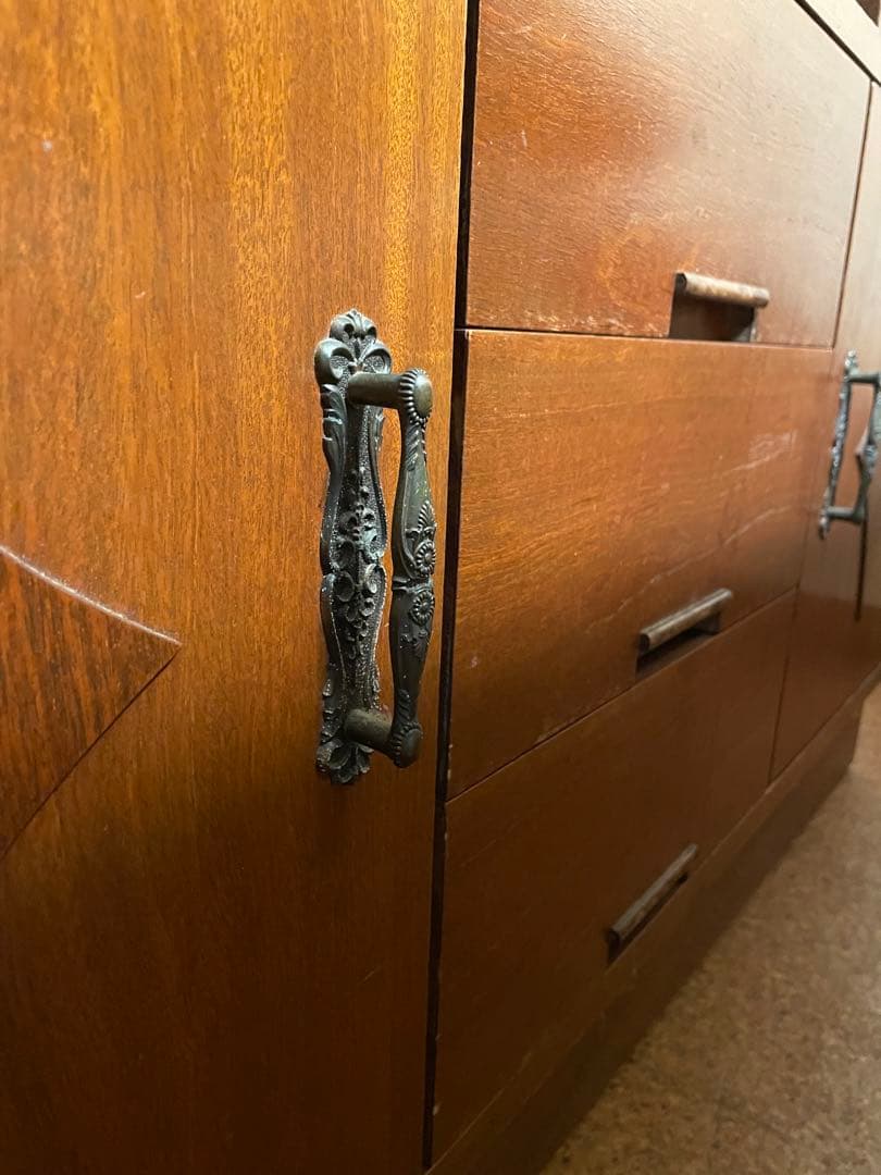 木製ガラス扉付き収納棚・食器棚