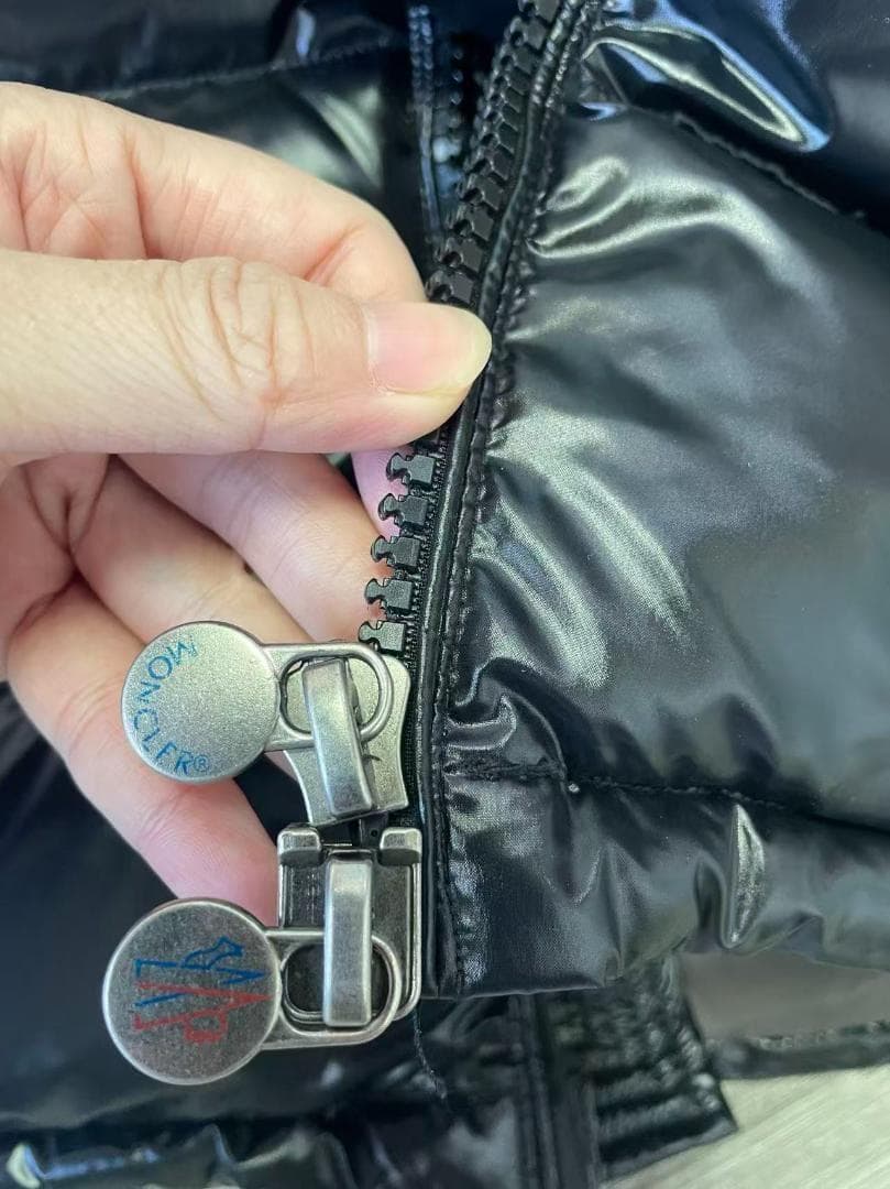 MONCLER 《人気》フード付きダウンジャケット サイズ3 ブラック