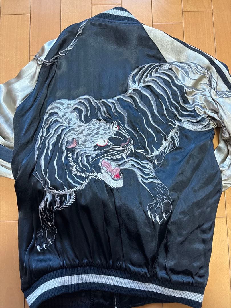 サトリ　スカジャン Mサイズ リバーシブル