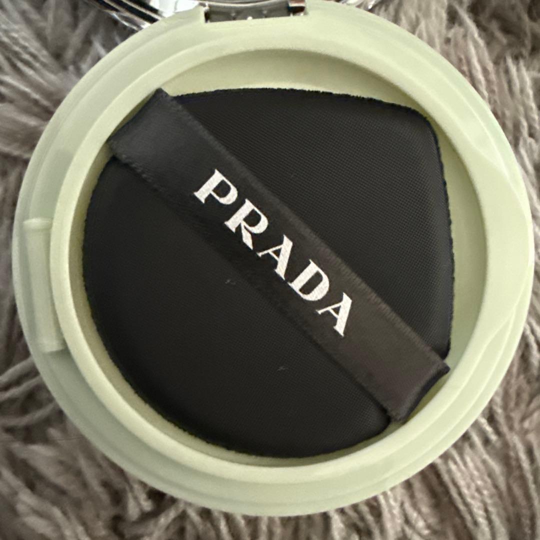 PRADA クッションファンデーション　LN10 12g 78YN1R