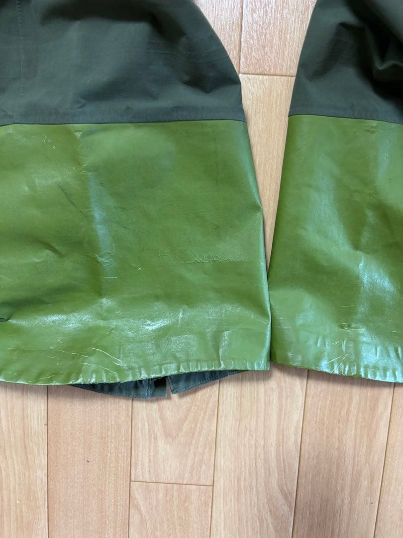 Burton AK457 bib Olive Mサイズ