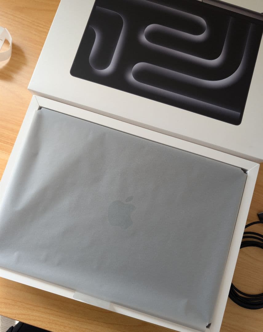 MacBook Pro 14インチ M4チップ 16GB 512GB