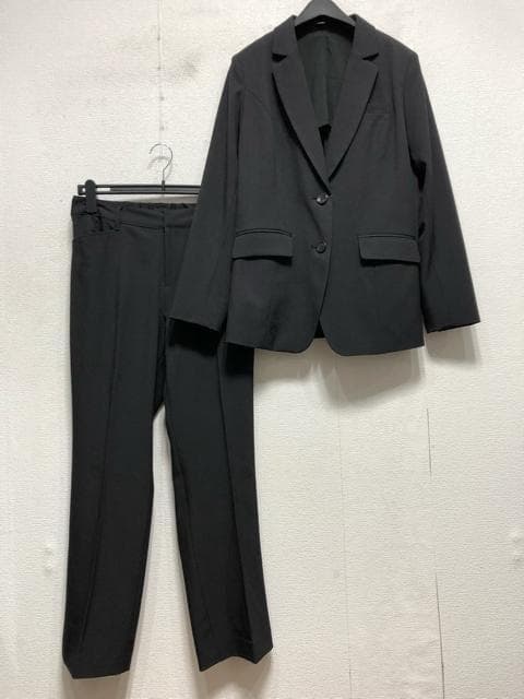 新品☆15号L黒系無地♪ストレッチ素材♪ストレートパンツスーツ☆a259