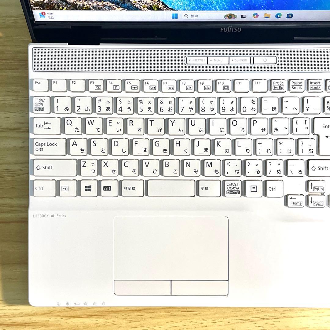 富士通 LIFEBOOK/Corei7-1195G7/16GB/SSD512GB