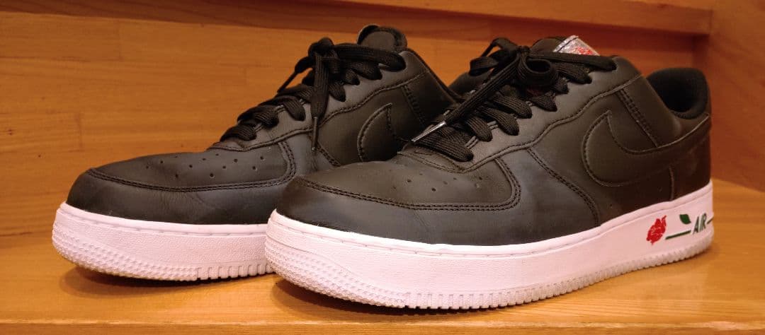 Nike Air Force 1 ブラック ローズ