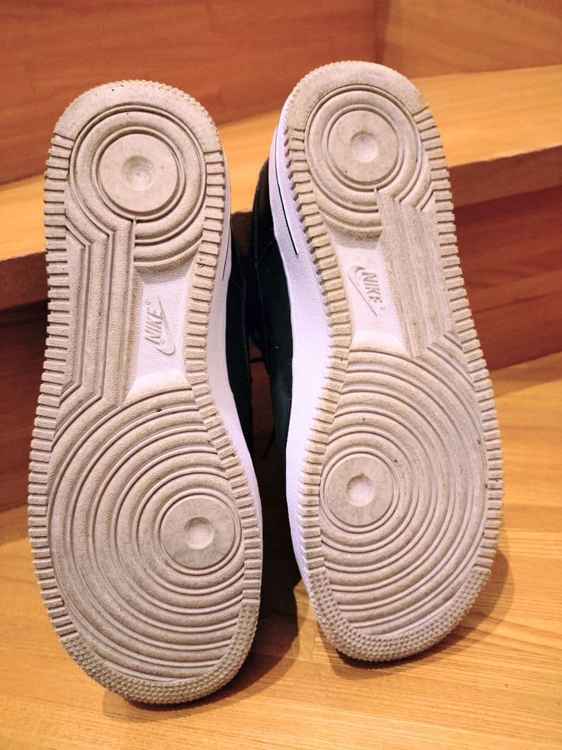 Nike Air Force 1 ブラック ローズ