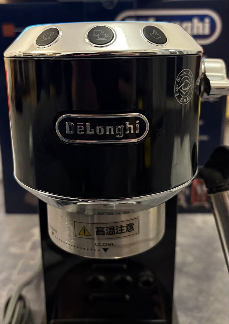 DeLonghi デロンギ DEDICA デディカ　エスプレッソメーカー