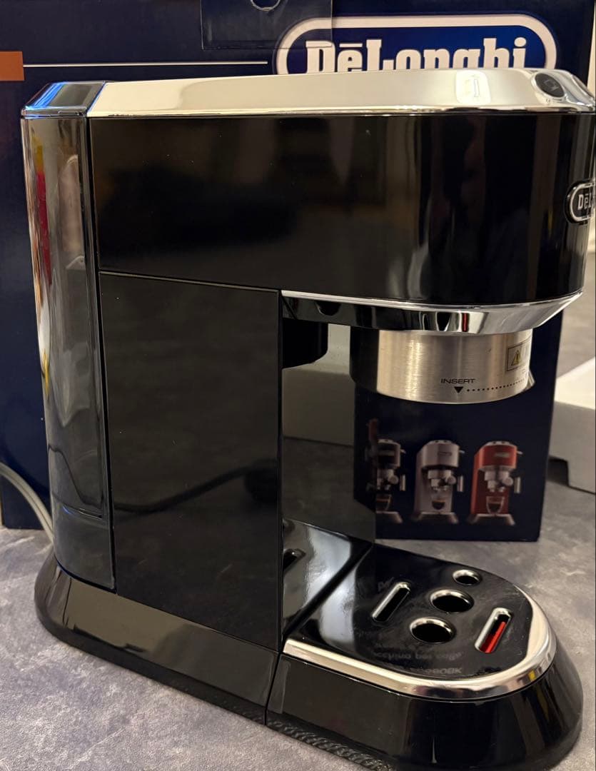 DeLonghi デロンギ DEDICA デディカ　エスプレッソメーカー
