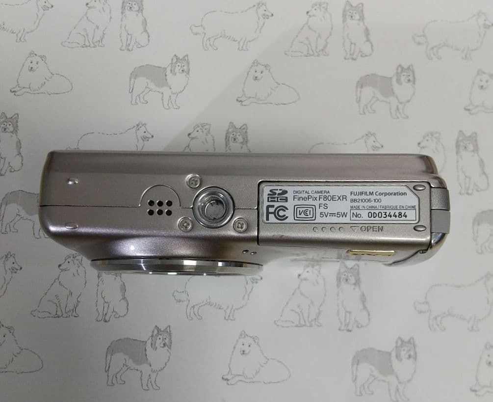 【RS53】FUJIFILM FINEPIX F80 デジカメ 本体