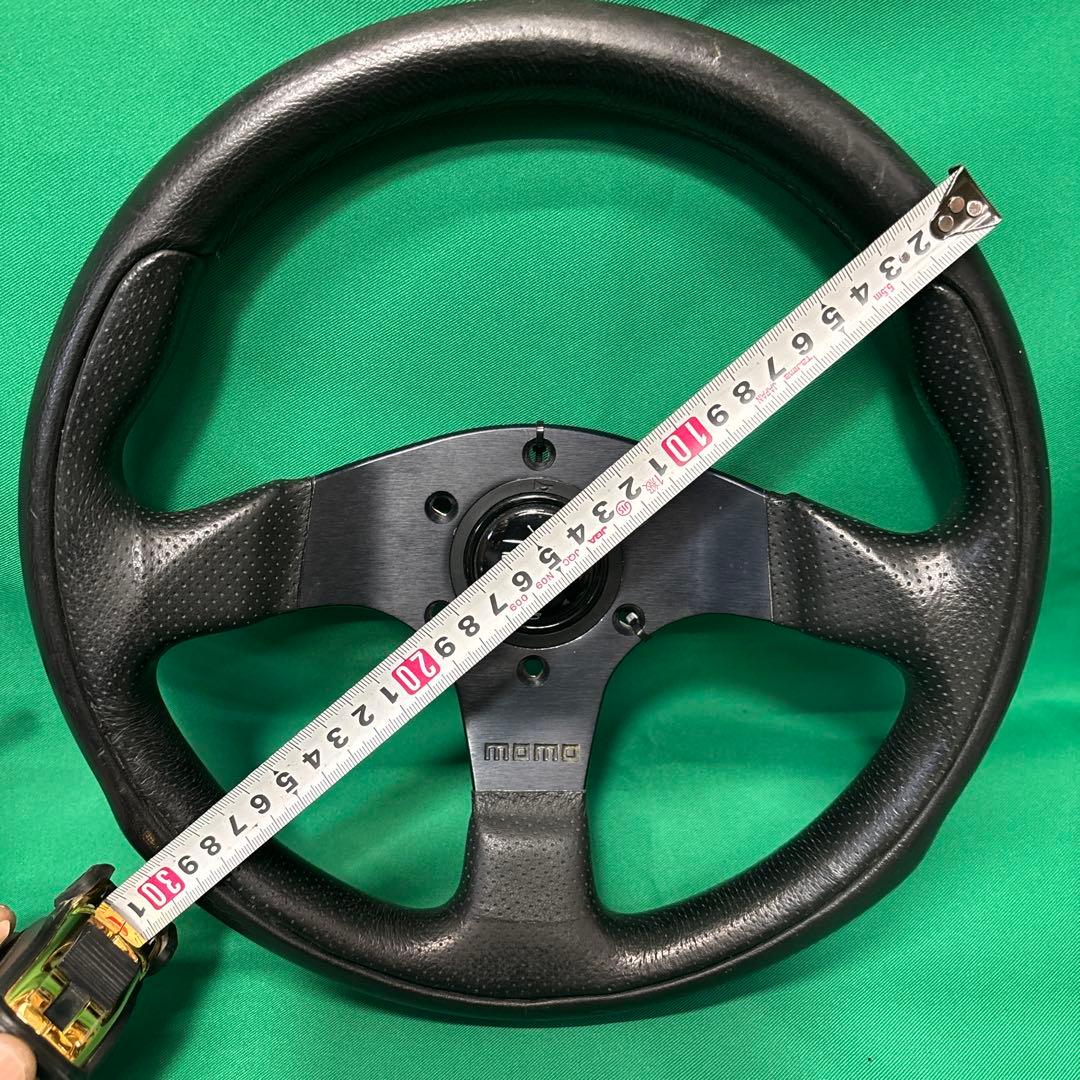 MOMO ステアリング 30パイ 希少サイズ
