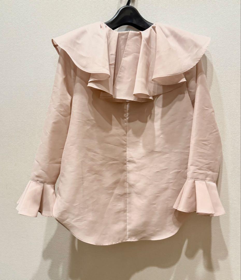 新品　SEVENTEN シアーラッフルブラウス(ピンク)