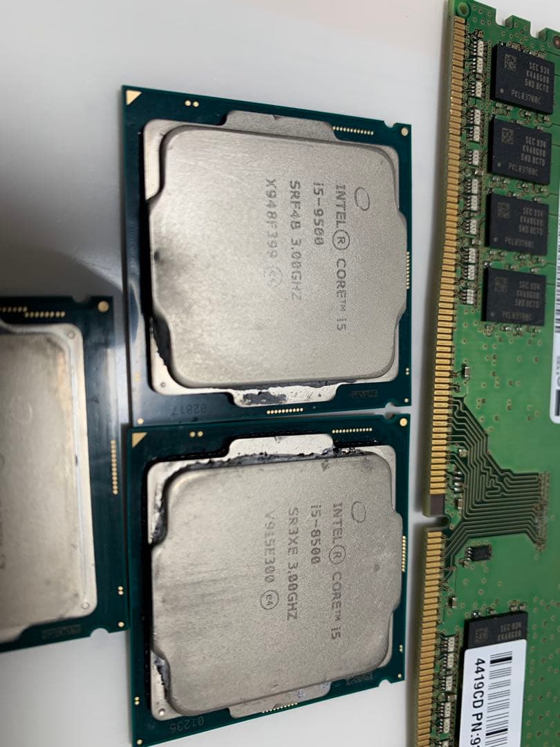 Intel Core i7、i5 CPU、8GB RAM