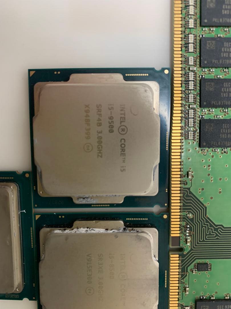 Intel Core i7、i5 CPU、8GB RAM